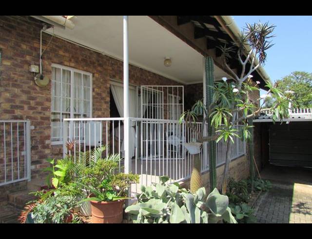 3 BEDROOM HOUSE FOR SALE IN KINGSVIEW EXT 1